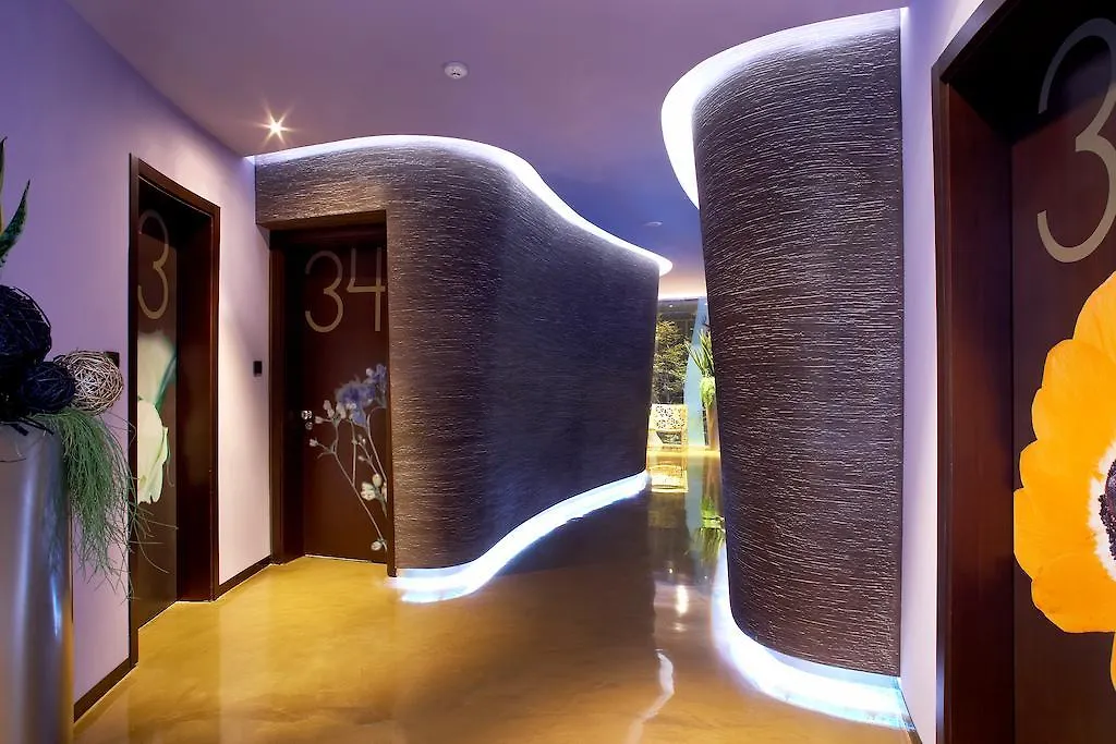 Les Fleurs Boutique Hotel Sofia 4*,